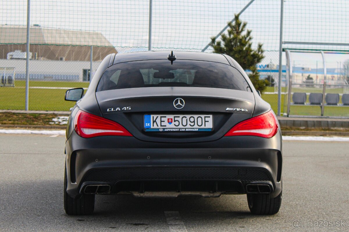 Mercedes-Benz CLA 45 AMG 4MATIC foto 6