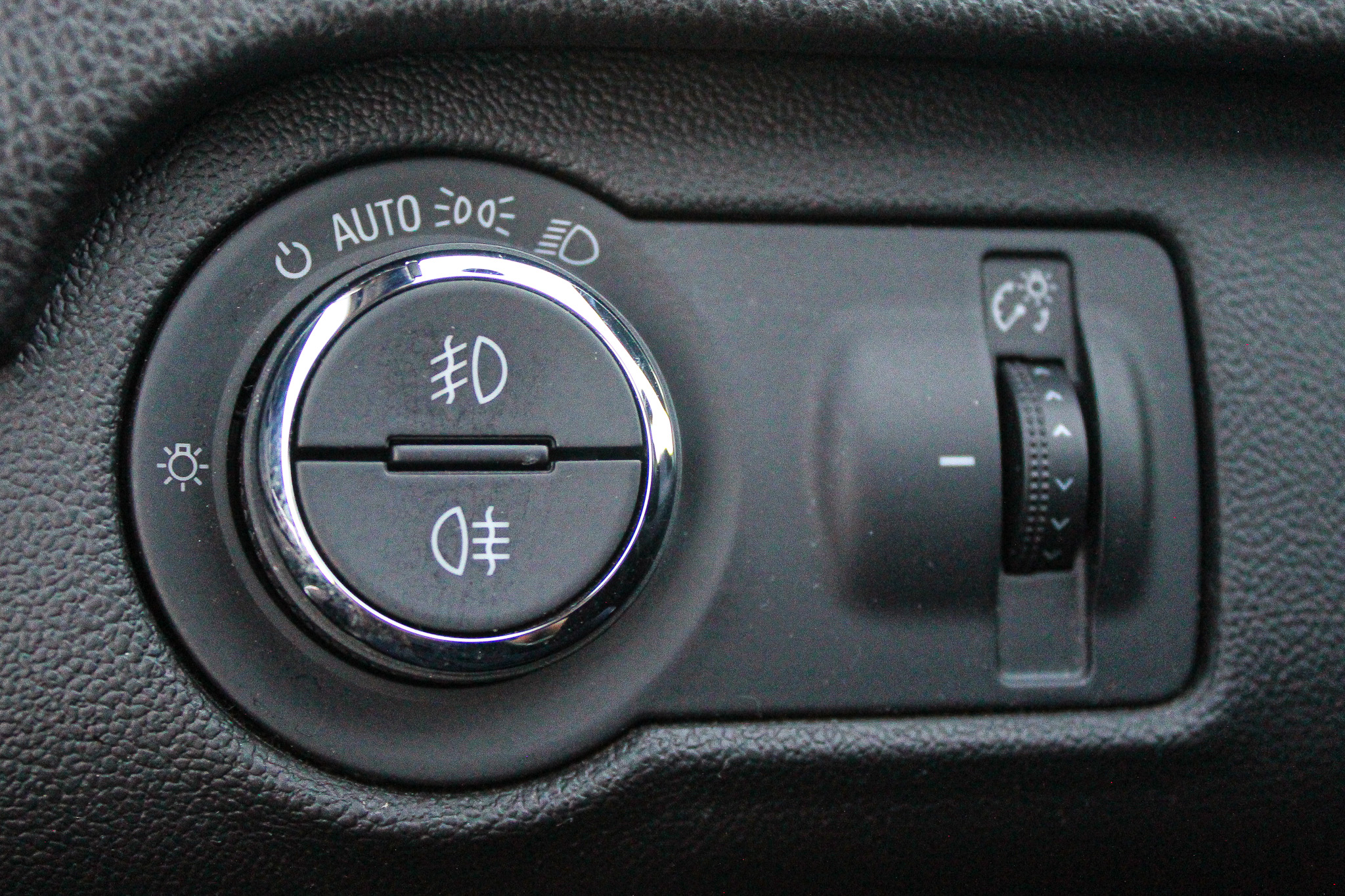 Opel Insignia – fotografia 28